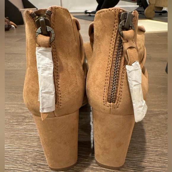 Splendid | Nando Suede Heel - Picture 5 of 6